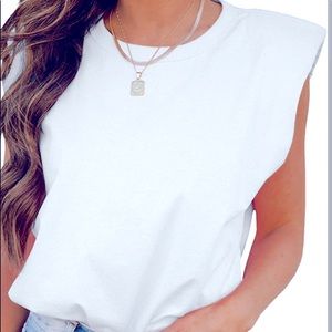 Good American Strong Shoulder Tee.